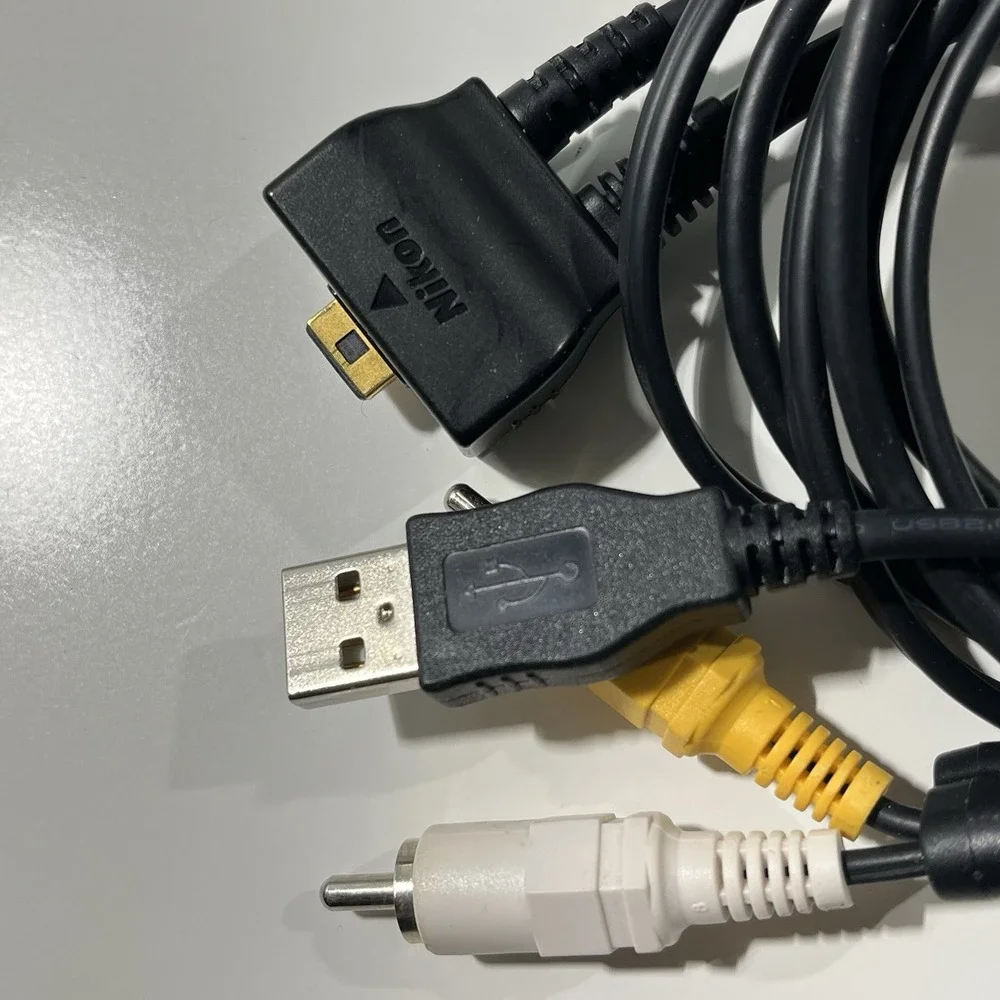 Genuine NIKON Coolpix OEM USB RCA AV Audio Video Data Transfer Cable